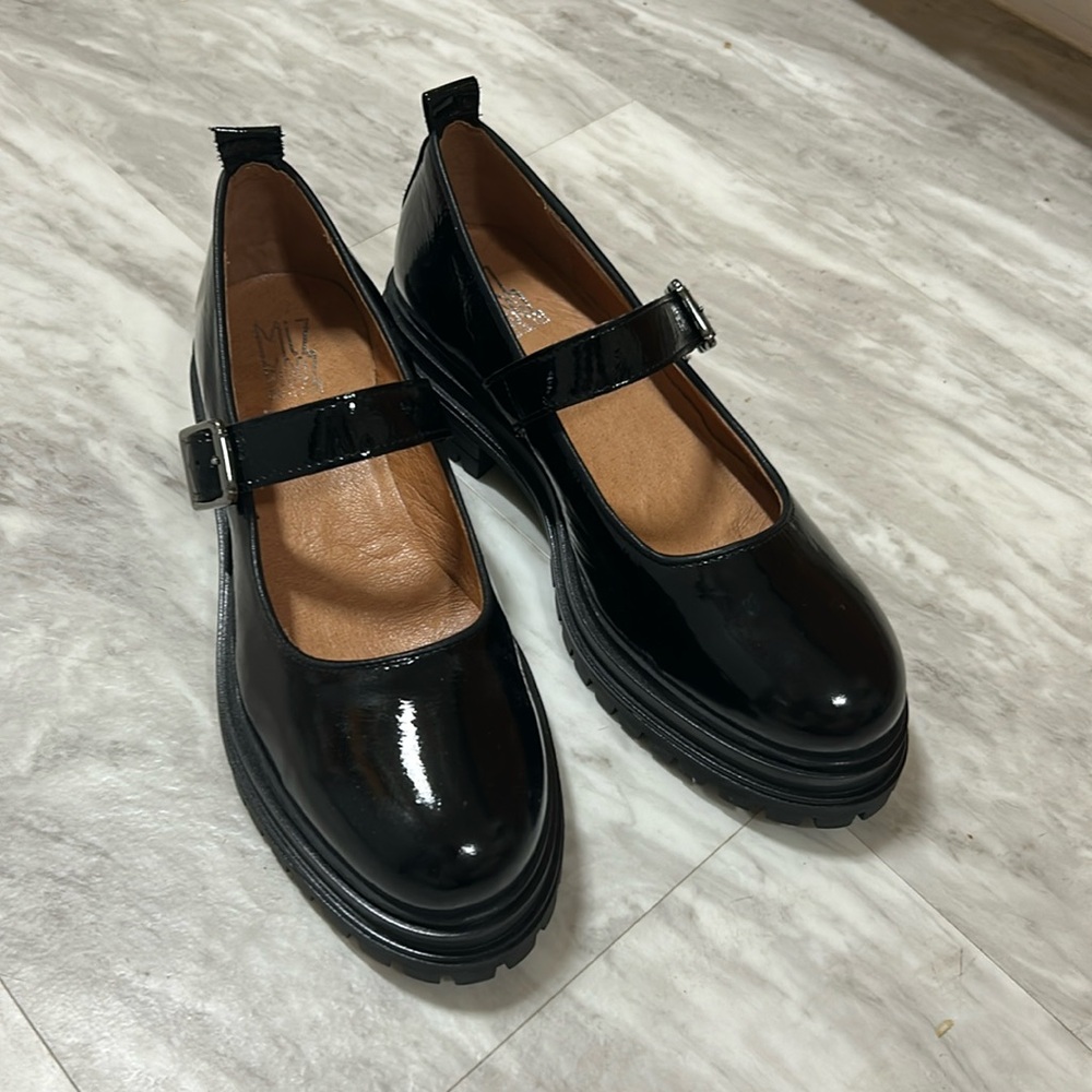 Miz Mooz Lacee Mary Jane in Bordeaux Patent, Size 39
